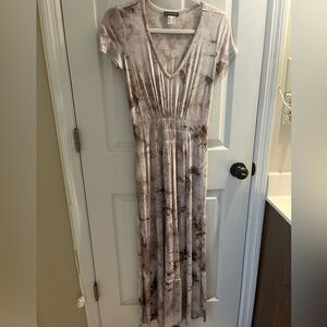 Venus beautiful stretch creme/tan dress size XS with pockets